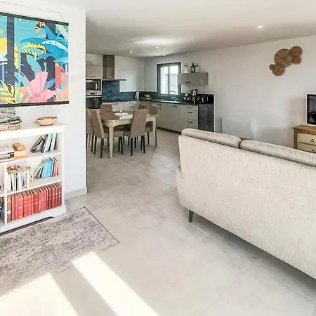 2 Bedroom Amazing In Saint Hilaire Talmont-Saint-Hilaire