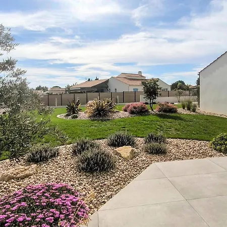 Prázdninový dům 2 Bedroom Amazing In Saint Hilaire *