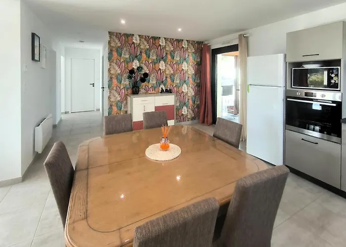 2 Bedroom Amazing In Saint Hilaire