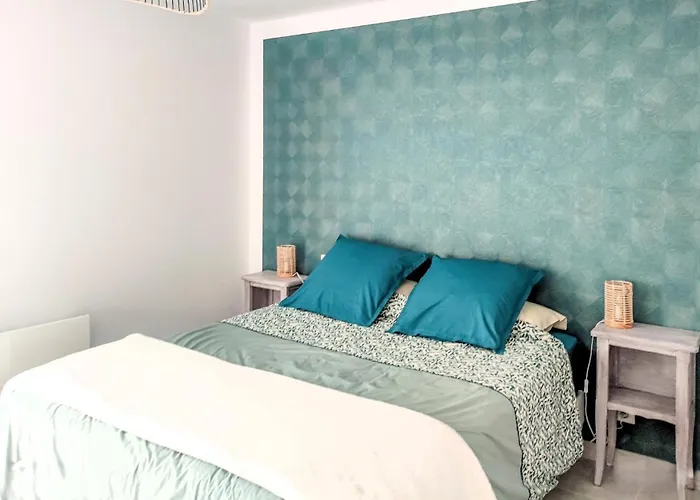 2 Bedroom Amazing In Saint Hilaire Nyaraló