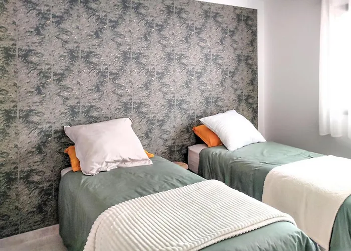 Nyaraló 2 Bedroom Amazing In Saint Hilaire